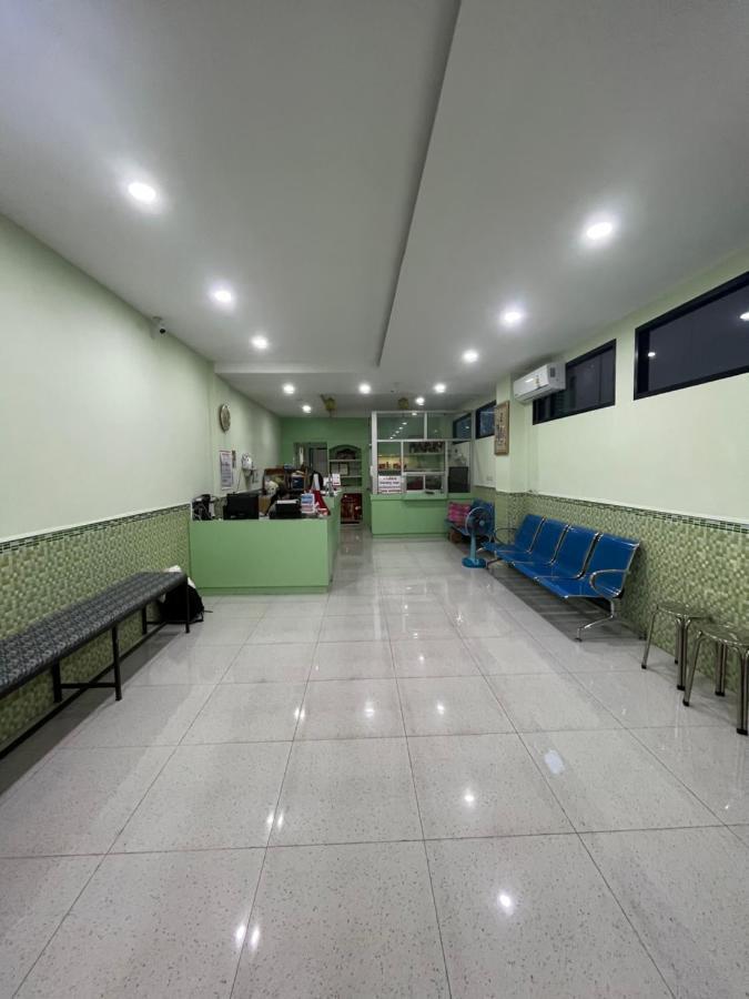 Variety Winner Hostel Hat Yai Exterior photo